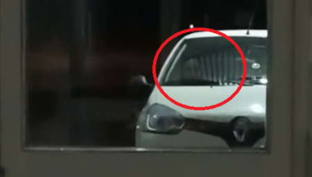 LEDENI ZNOJ GA OBLIO KADA JE OTVORIO VRATA! Doktor snimio "čoveka" u autu ispred klinike, scena je jeziva (VIDEO)