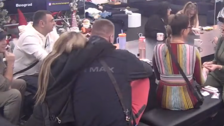 Aneli Ahmić grli Janjuša