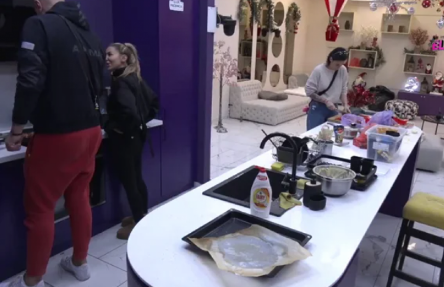 ŠOK PREOKRET U ELITI! Aneli i Janjuš završili zajedno, Ahmićeva ne prestaje da ga grli i ljubi (FOTO)