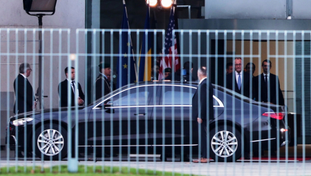 NEPRIJATELJ PRED VRATIMA Sve se rešava u Berlinu