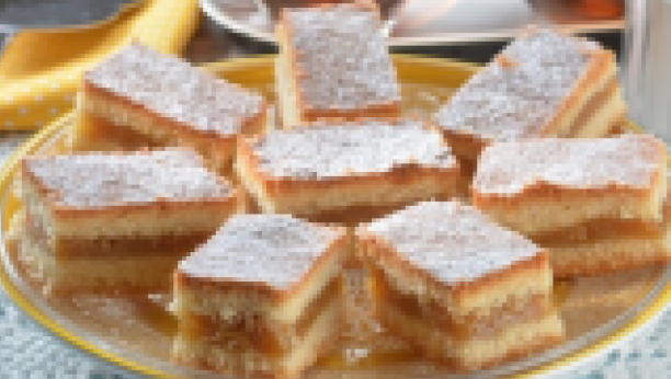 posna lenja pita sa jabukama