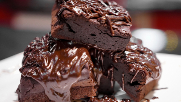 posni čokoladni kolač