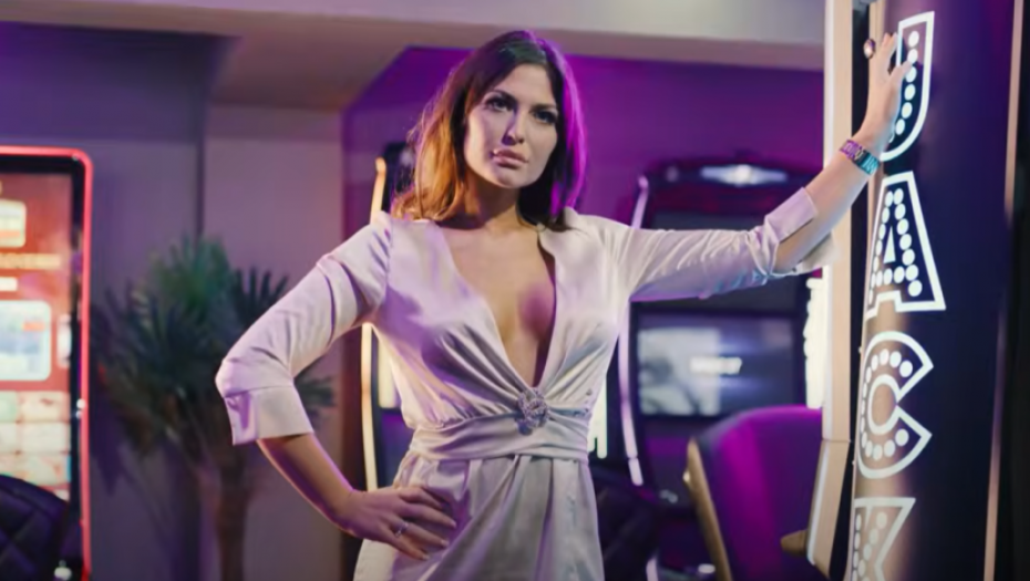 Ana Radulović u spotovima pevača