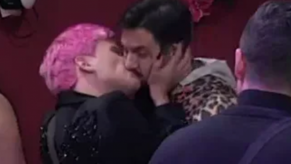 Uroš Stanić poljubio Filipa Đukića 