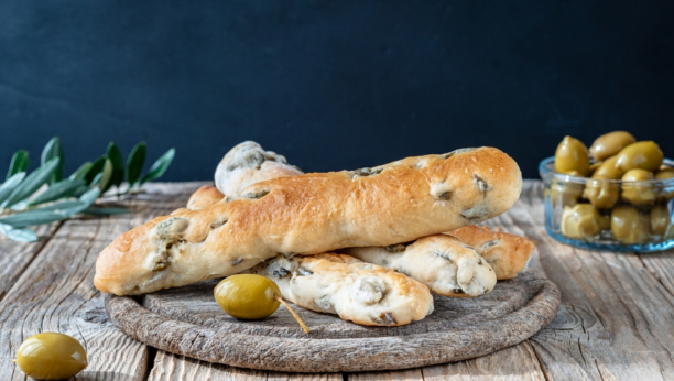 štapići sa maslinama