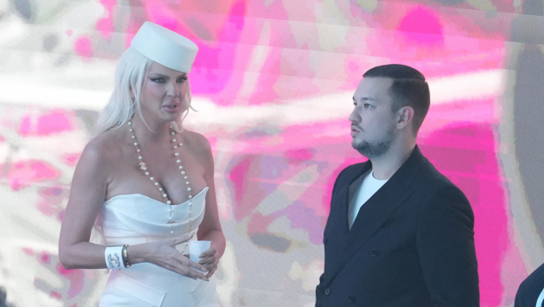 Uroš Živković, Jelena Karleuša