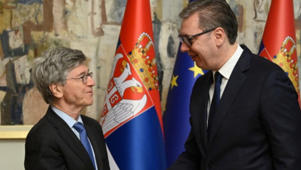 Aleksandar Vučić i Džefri Saks