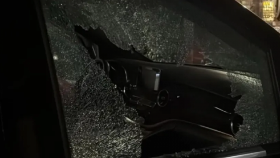 Mariji Mikić razbijeno staklo na automobilu