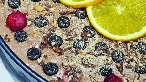 čokoladni tart sa malinama