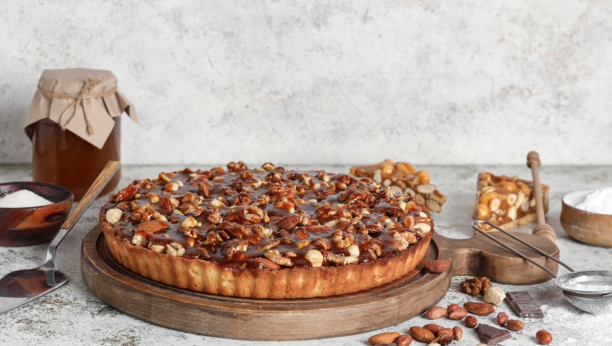 čokoladna pita sa orasima