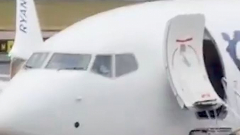 Avion udario u cisternu