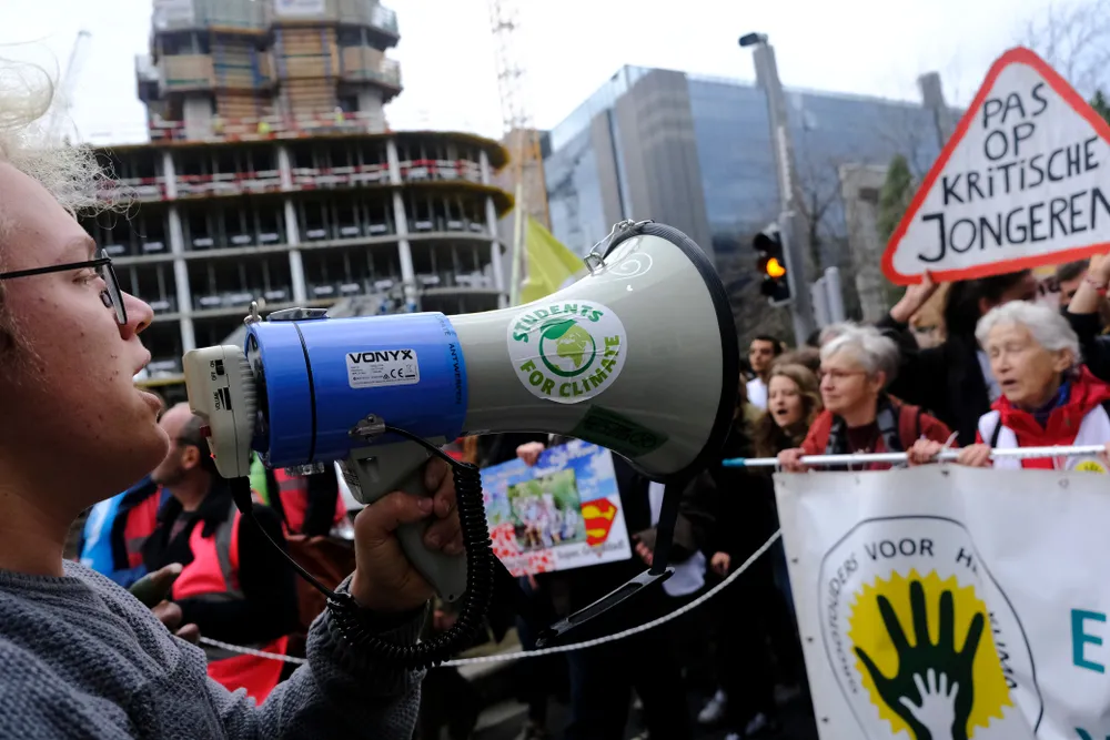 EDITORIAL protesti EDITORIAL protesti