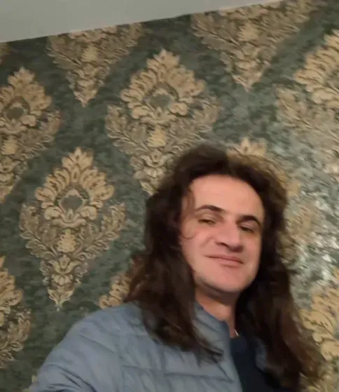 Pevač Lepi Pevač Lepi