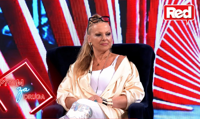 Jasna Ahmić Grofica, Anelina majka