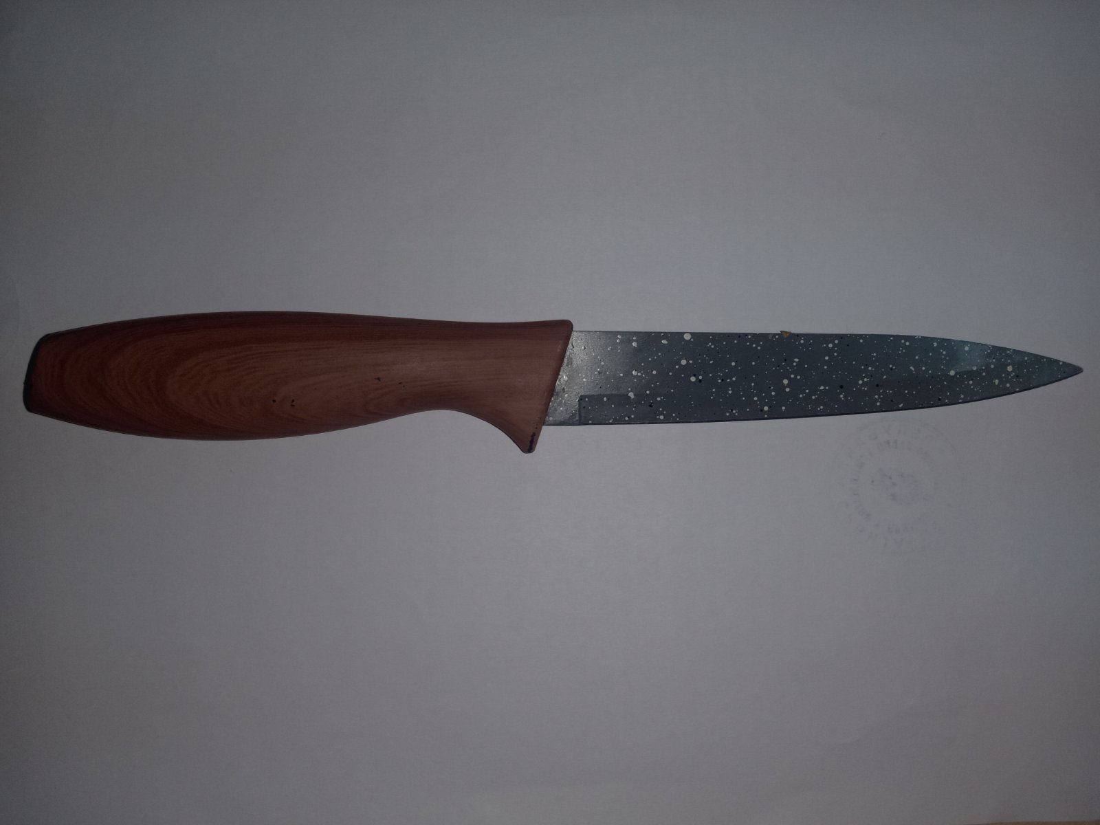 Oduzet nož dužine 14 cm