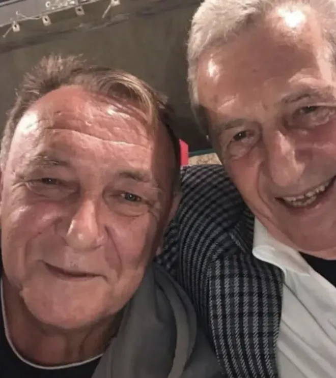 Miroslav Ilić sa nastradalim bratom 