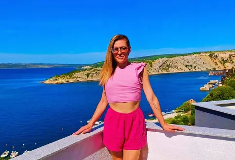 Alina Juhart Alina Juhart