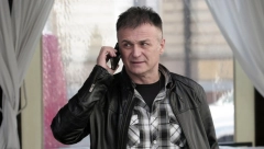 PROMENIO LIČNI OPIS Branislav Lečić ne liči na sebe, pojavio se za bradom i zapuštenom frizurom (FOTO)