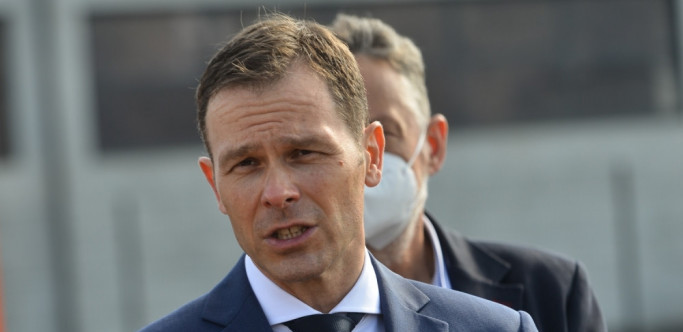MALI ZAKUCAO NIKEZIĆA: Mi se bavimo zelenim obveznicama, a vi zelenašenjem!