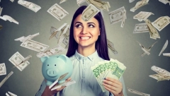 Ana u kutiji za čaj našla ogroman novac, suprug tvrdio da nije njegov, a onda je saznala šokantnu istinu!