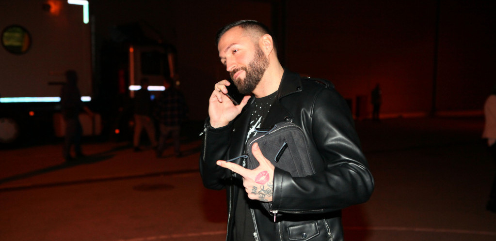 SAD JE ZVANIČNO! Nakon što je supruzi zabio nož u leđa i prevario je pred milionima, Ša ženi Taru čim izađe iz Zadruge!