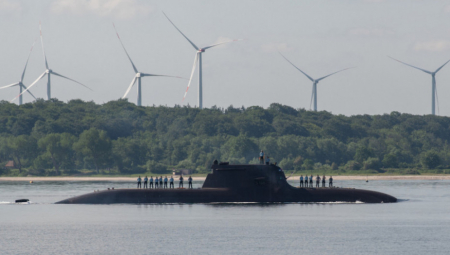 PANIKA U NEMAČKOJ! Ruska ratna podmornica izronila iz jezera na granici sa Češkom!