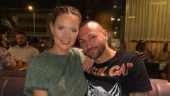 ONA NE SKIDA OSMEH SA LICA I dalje je u zajedničkom stanu, a evo s kim je Ivana Aleksić uhvaćena u gradu, kamere su ipak sve zabeležile! (FOTO)