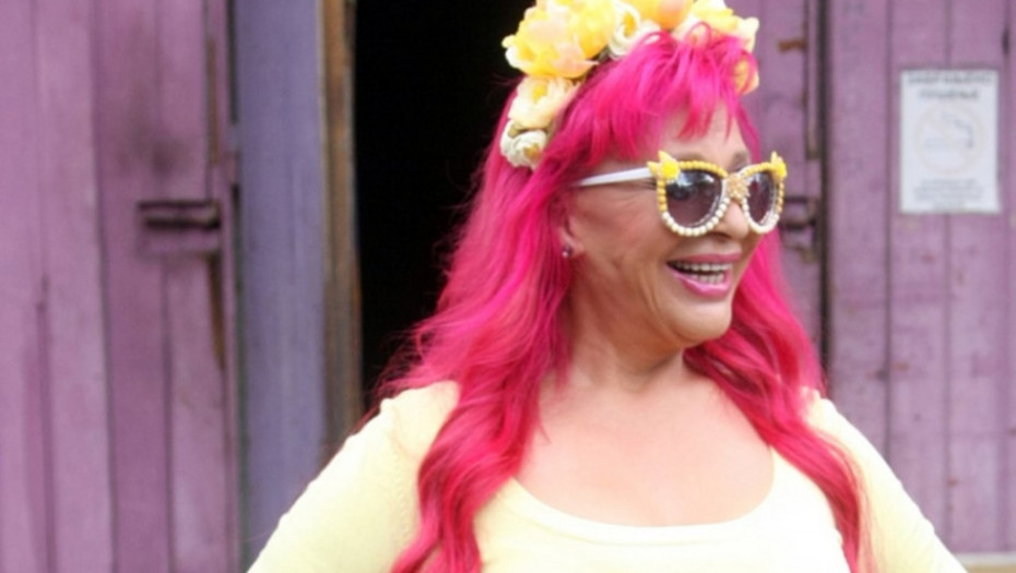 ZORICA BRUNCLIK ŠOKIRALA PRIZNANJEM! Pevačica tvrdi da u Novu godinu ulazi gola, a jednu stvar želi od Kemiša!