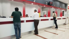 POJEDINE BANKE SE BAHATO SVETE KLIJENTIMA ZBOG TUŽBI: Pored toga što im ne izdaju čekove, gase im i važeće kreditne kartice