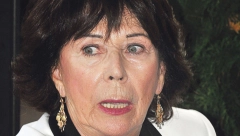 NIKAD NIJE OTKRILA KO JE OTAC NJENOG SINA Pričalo se da je Seka Sablić bila u vanbračnoj zajednici sa kolegom, a prava istina i dalje je pod velom taijne