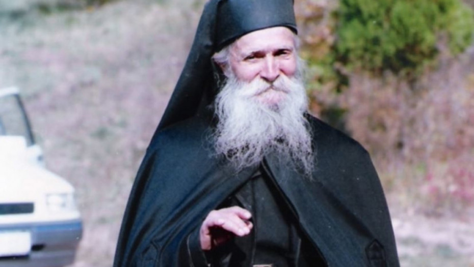 RUKE SU GA BOLELE DA NIJE MOGAO DA SE PREKRSTI Evo kako je otac Tadej izlečio reumu i gastritis: Ovim receptom se rešio i tromboze!