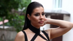 MIA BORISAVLJEVIĆ DOVELA ATMOSFERU DO USIJANJA Nakon nastupa usledio poklon, a evo o čemu se radi (FOTO)