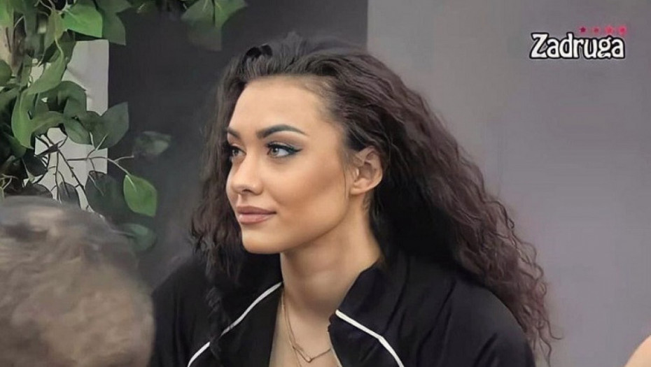 MOJI SU ME SE ODREKLI! Paula vidno izrevoltirana i besna otkrila mračne tajne o svom ocu, zadrugari zanemeli od šoka!