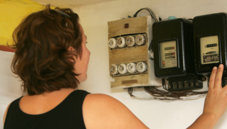 OVI APARATI NAM IZBIJAJU PARE IZ DŽEPA: Crpe najviše struje, a postoji način kako da smanjite troškove