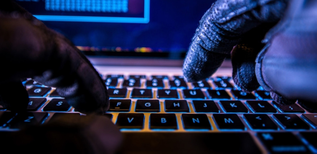 OPREZ SA LAKOM ZARADOM! Jednom uložite 250 evra i "kaplje" vam 1.000 mesečno! Ove stvari ukazuju na prevaru