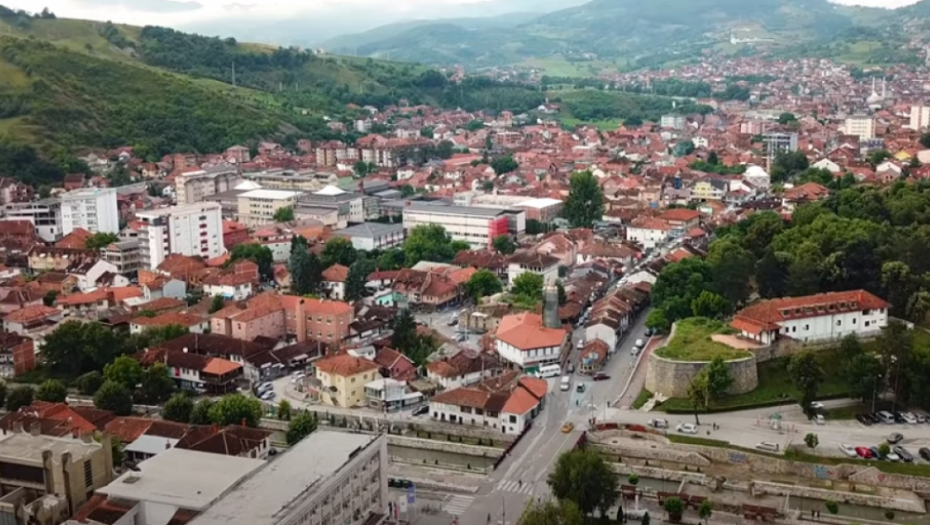 NOVOPAZARCI SE OPRAŠTAJU OD POGINULE UČENICE "Lepi cvete da te svevišnji primi u rajske odaje"