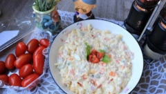 OVO SU GREŠKE KOJE PRAVITE KAD SPREMATE RUSKU SALATU Spremite je malo drugačije i videćete ogromnu razliku!