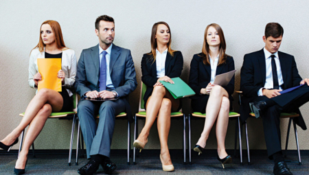 VIC DANA Čovek na razgovoru za posao...