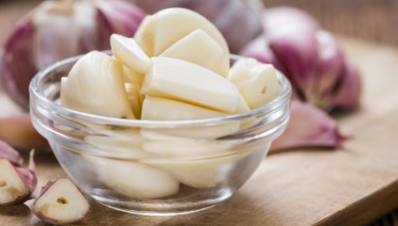 MOŽE DA BUDE OPASAN PO ZDRAVLJE Ako ga ovako uzimate beli luk se pretvara u otrov