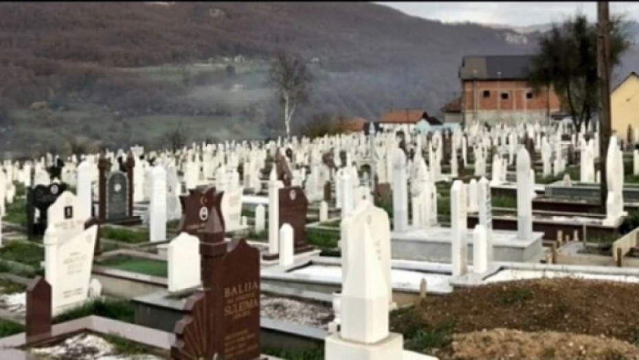 JEZIVO Žene, čuvajte se! Manijak vreba na groblju u Malom Mokrom Lugu