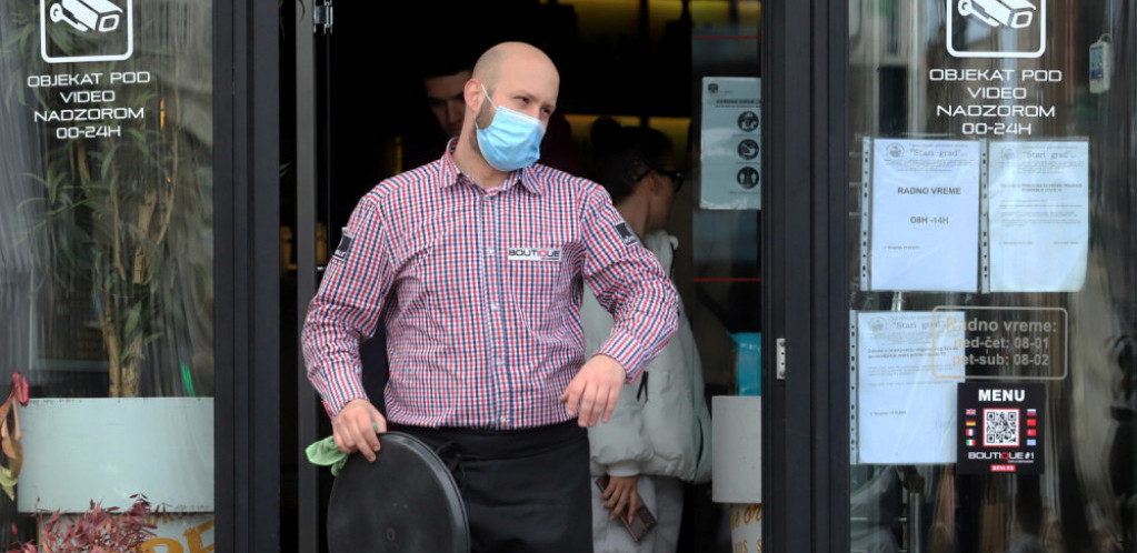 UDARAJU PO DŽEPU AKO NE NOSITE MASKU Inspektori kažnjavaju bez izuzetka, ako ne poštujete mere budite spremni da izdvojite do 300.000 dinara