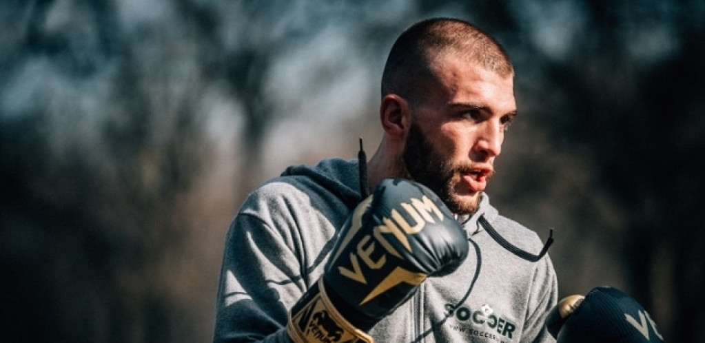 ALO! PAPARACO Cecin sin se potpuno navikao na seoski život, Bogdana renovira kuću dok se Veljko sprema za mečeve (VIDEO)