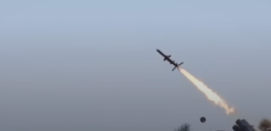 ISPLAJENI MOĆNI PROJEKTILI NA ISTOKU Rakete prešle 1.500 kilometara, pa pogodile metu