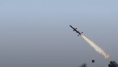 ISPLAJENI MOĆNI PROJEKTILI NA ISTOKU Rakete prešle 1.500 kilometara, pa pogodile metu