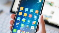 Pitanje koje ste sigurno bar jednom sebi postavili: Kada je vreme da nabavite detetu telefon?