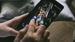 POSLE CENZURE NA TVITERU I UKLANJANJA PALRERA Amerikanci masovno otkazuju najpopularnije mreže i prelaze na rusko čudo!