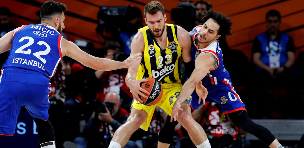 VELIKO IZNENAĐENJE Fenerbahče izgubio kod kuće, finale plej-ofa u magli