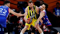 VELIKO IZNENAĐENJE Fenerbahče izgubio kod kuće, finale plej-ofa u magli