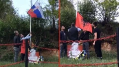 PROVOKACIJA Grupa Albanaca skinula srpsku zastavu i postavila albansku u Bujanovcu (VIDEO)