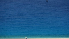 KAD ČOVEK MISLI VAN KUTIJE ON UĐE U MORE Fotografija iz Hrvatske obišla svet: Ovo je HIT!